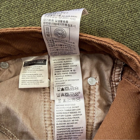 Levi’s Baggy Dad Barrel Jeans - Picture 7 of 12